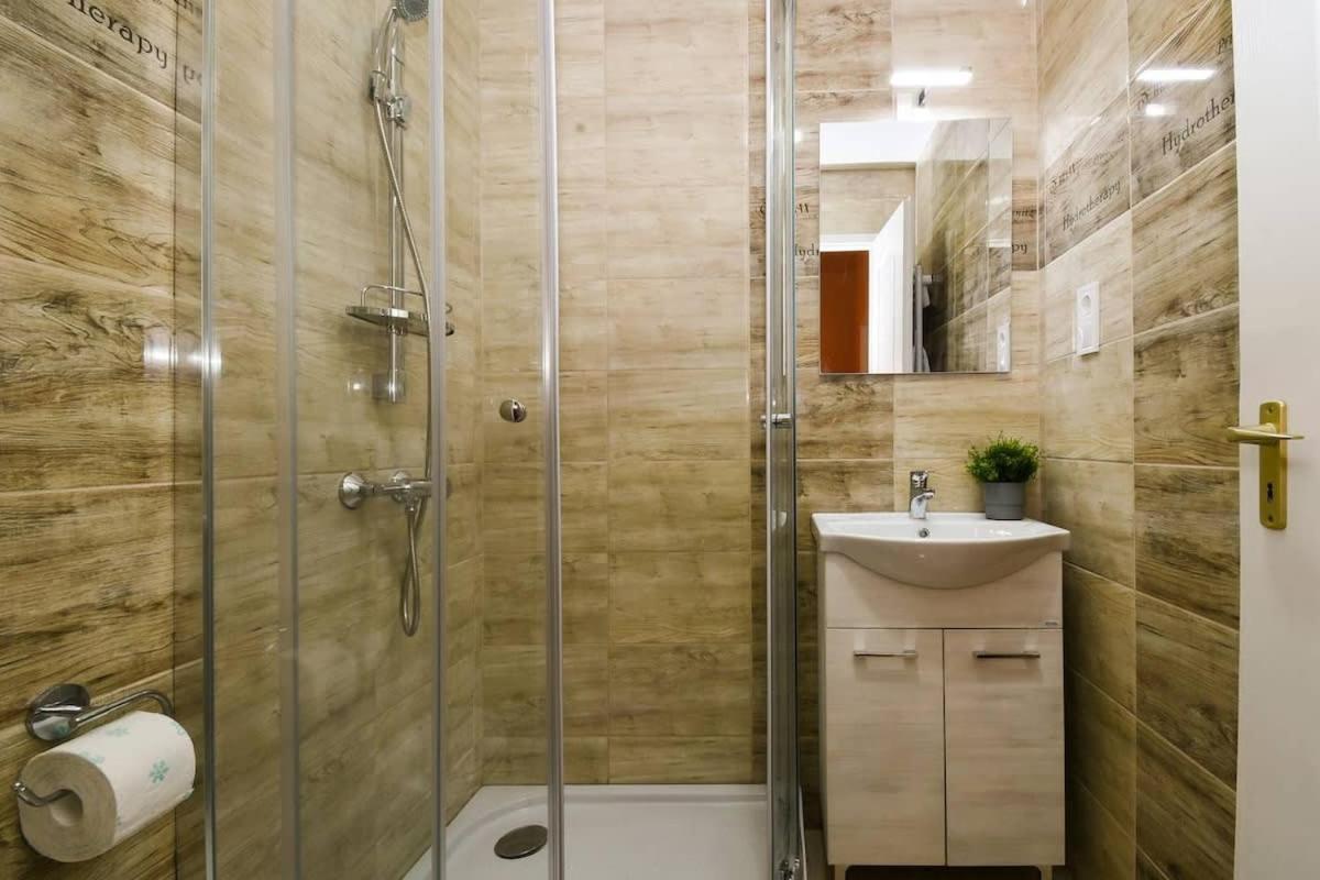 Very Central Very Spacious New Home 부다페스트 외부 사진