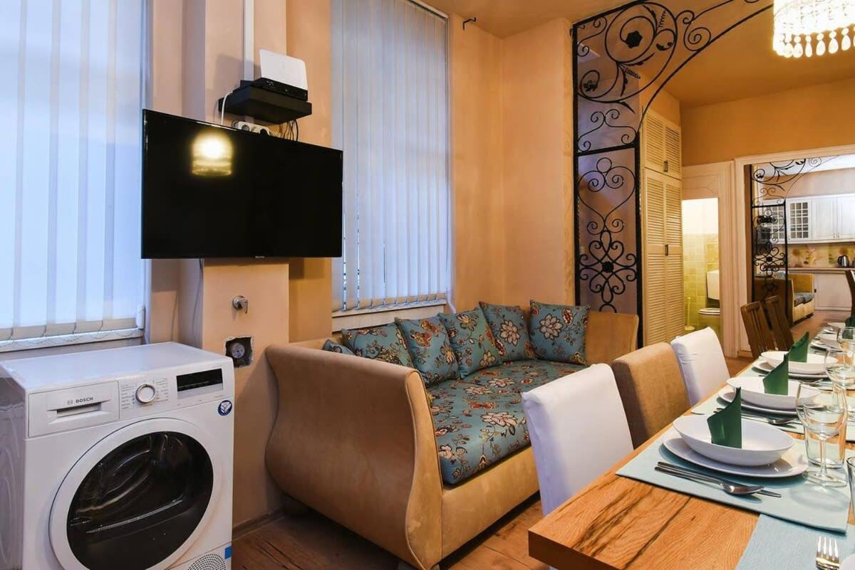 Very Central Very Spacious New Home 부다페스트 외부 사진