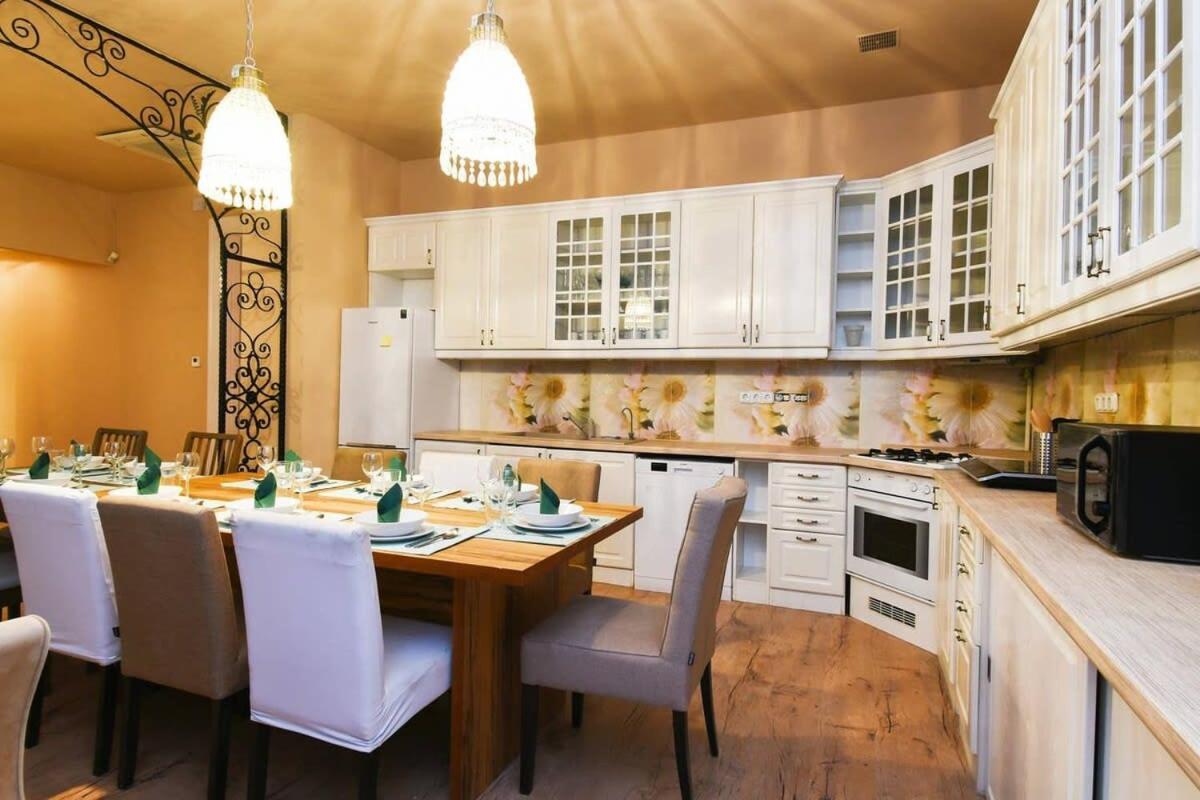 Very Central Very Spacious New Home 부다페스트 외부 사진