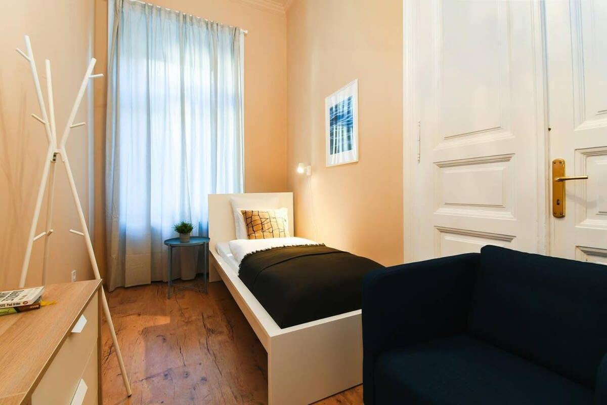 Very Central Very Spacious New Home 부다페스트 외부 사진