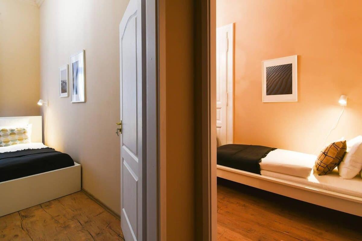 Very Central Very Spacious New Home 부다페스트 외부 사진