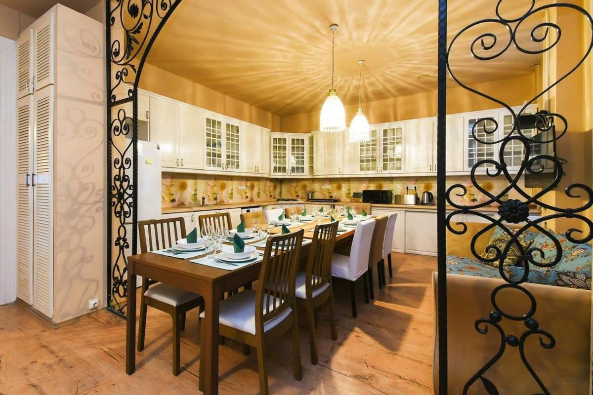 Very Central Very Spacious New Home 부다페스트 외부 사진